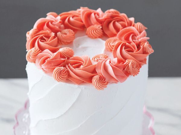 RING OF ROSETTES CAKE || Flower Birthday Cake 