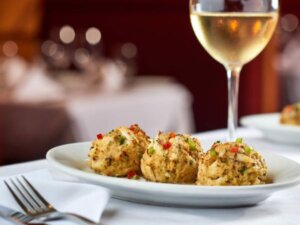 Read more about the article <strong>Ruth Chris Crab Cakes: A Deliciously Decadent Recipe</strong>