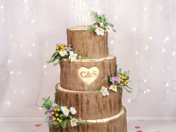 Rustic Woodland Wedding Cake || Romantic Wedding Cakes