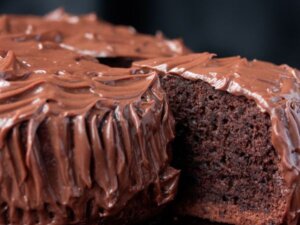 Read more about the article Vintage Double Fudge Cake Recipe