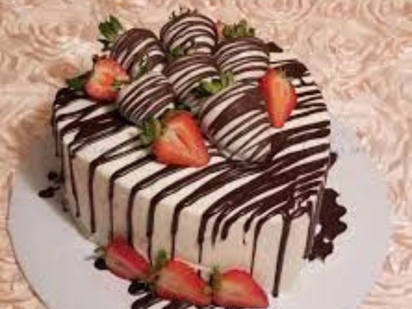 Chocolate-Covered Strawberry Heart Cake | Heart Cakes For Birthdays