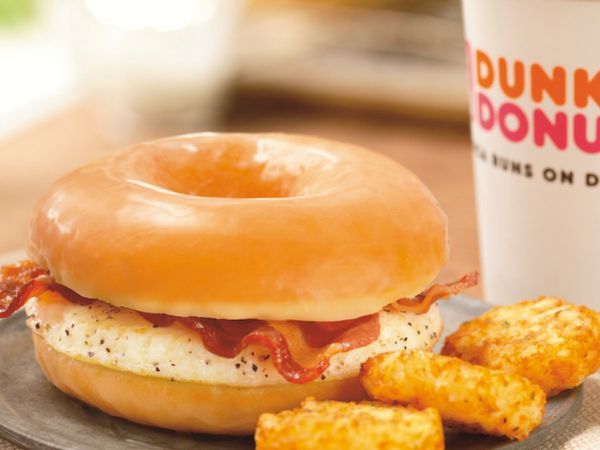 What Time Does Dunkin Donuts Stop Serving Breakfast?